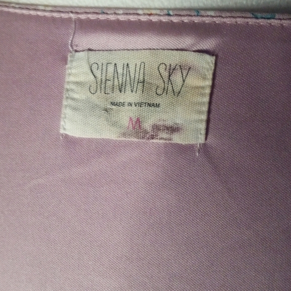 Sienna Sky Purple Micro Floral Daisy Print Surplice Front Midi Dress Size Medium - Picture 8 of 8